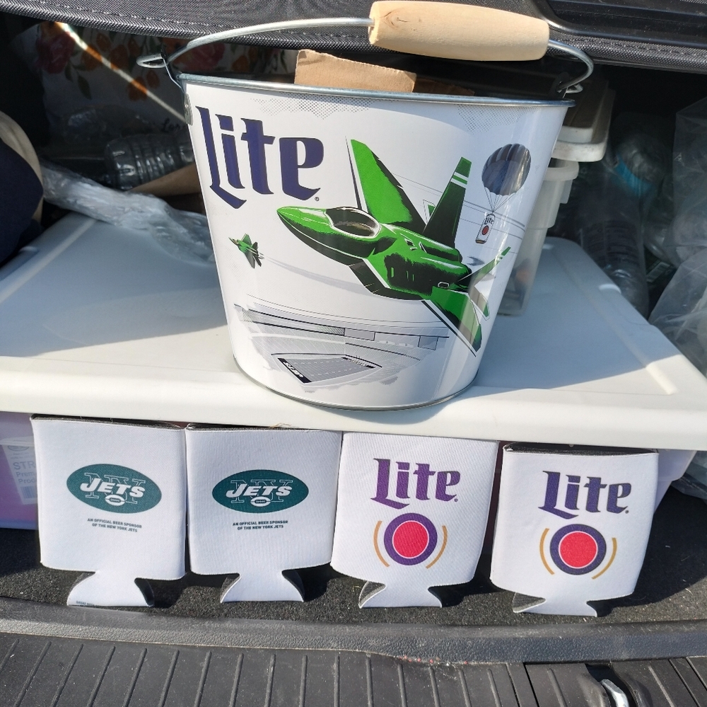 Green Jet Design Beer Metal Bucket